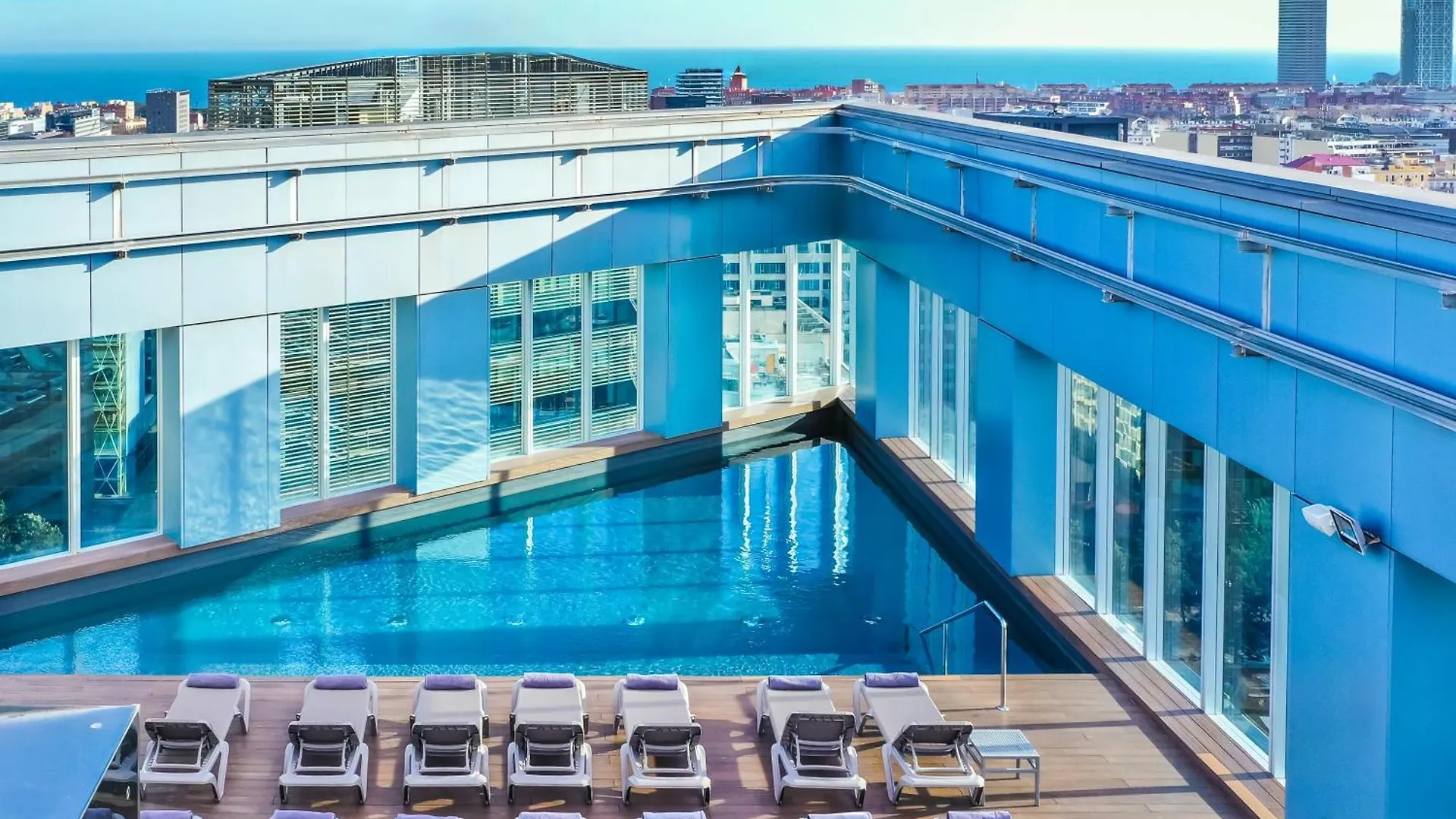 Novotel Barcelona City 4*,
